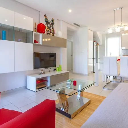Stunning In With Swimming Pool Vakantiehuis Torrevieja