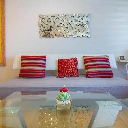 Stunning In With Swimming Pool 度假居 托雷维耶哈